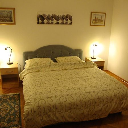 Centre Point Apartment Podgorica Szoba fotó